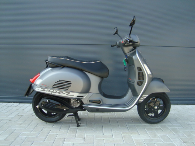 Produktbild von Spiegel Set Kurz Schwarz M8 Kompatibel Mit Vespa GTS 300ie Super Sport ZAPM45 Quasar, GTS 125 ZAPM31 Leader, GTS 300ie Super ZAPM45 Quasar, LX 50 2T ZAPC381, GTS 125ie Super 10